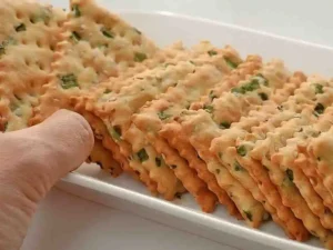 Green Onion Crackers