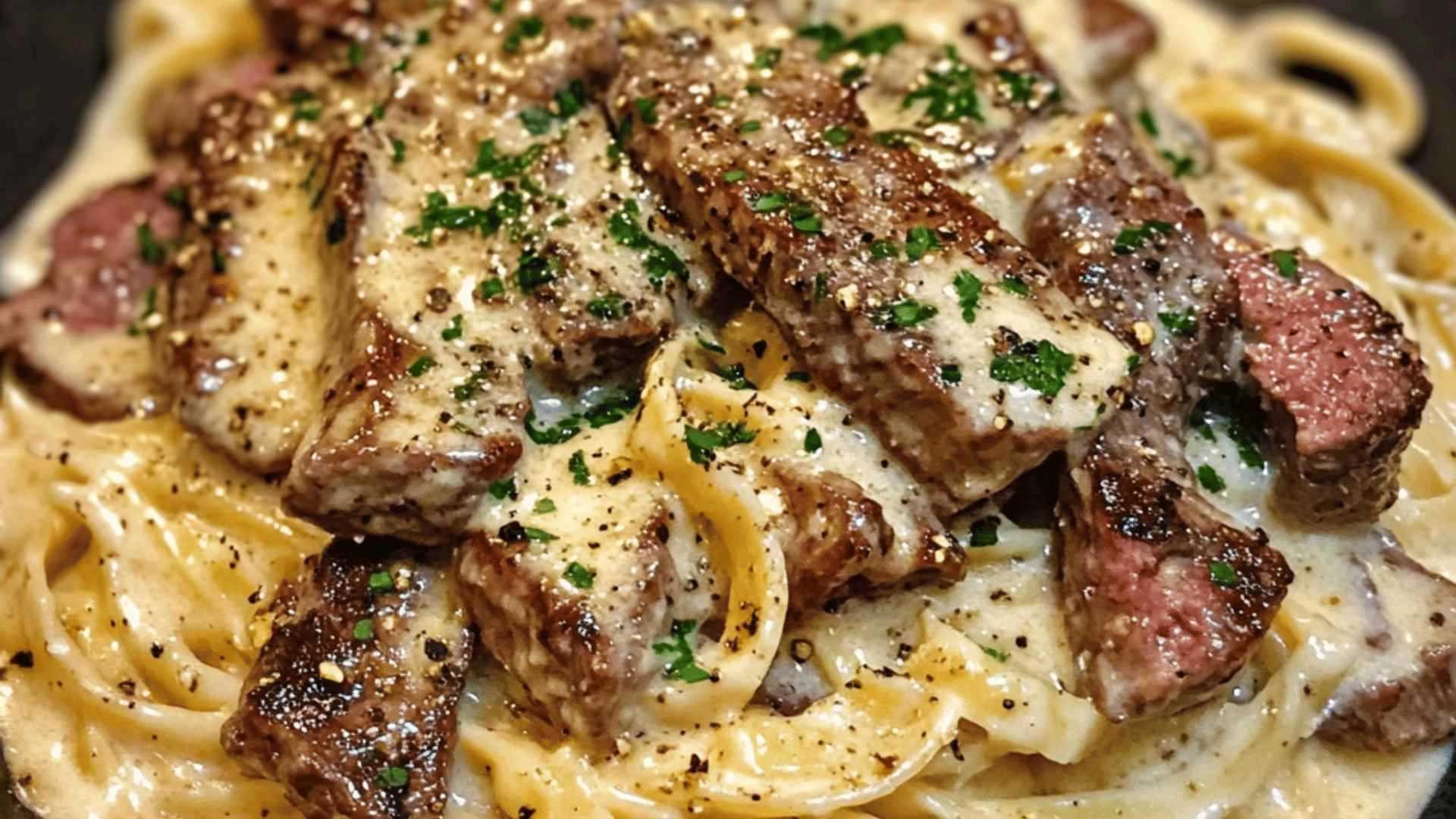 Creamy Garlic Steak Alfredo